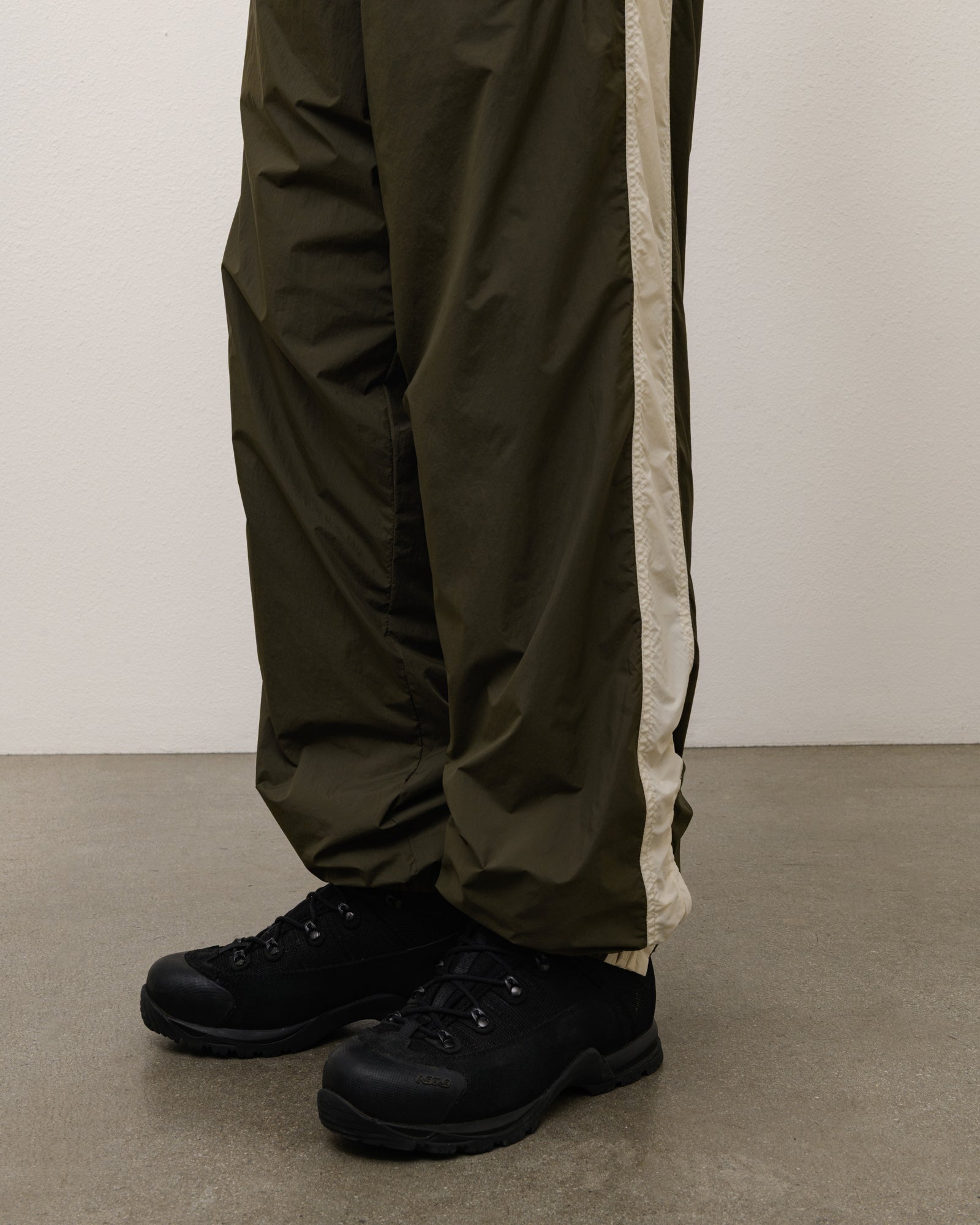 SIDE STRIPE TRACK PANT